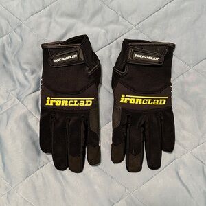 🧤 IRONCLAD GLOVES